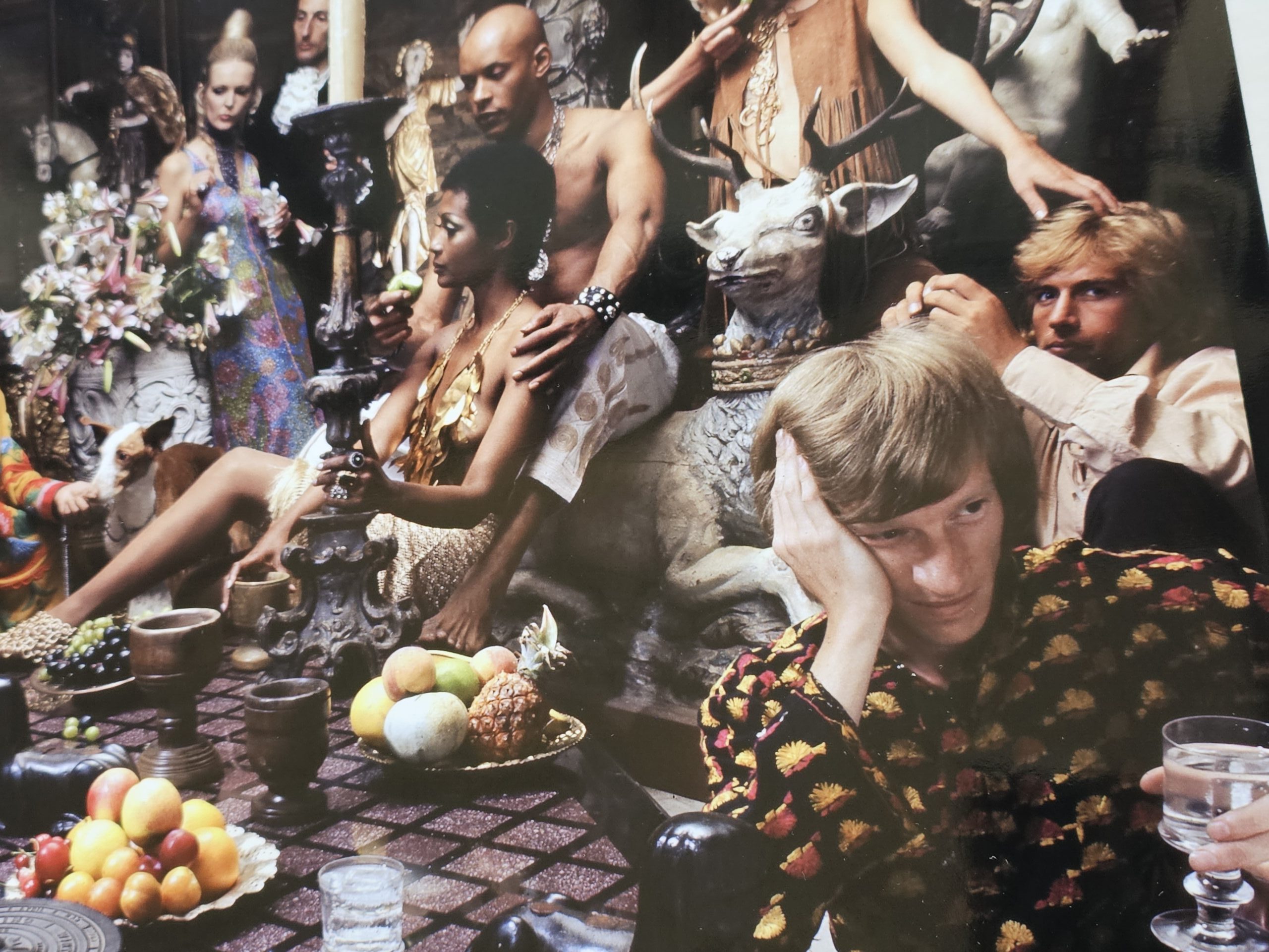 Fête de bureau avec de la vodka Smirnoff, collection d'alcool publicité osée, publicité londonienne années 70 par Michael Joseph – Image 6