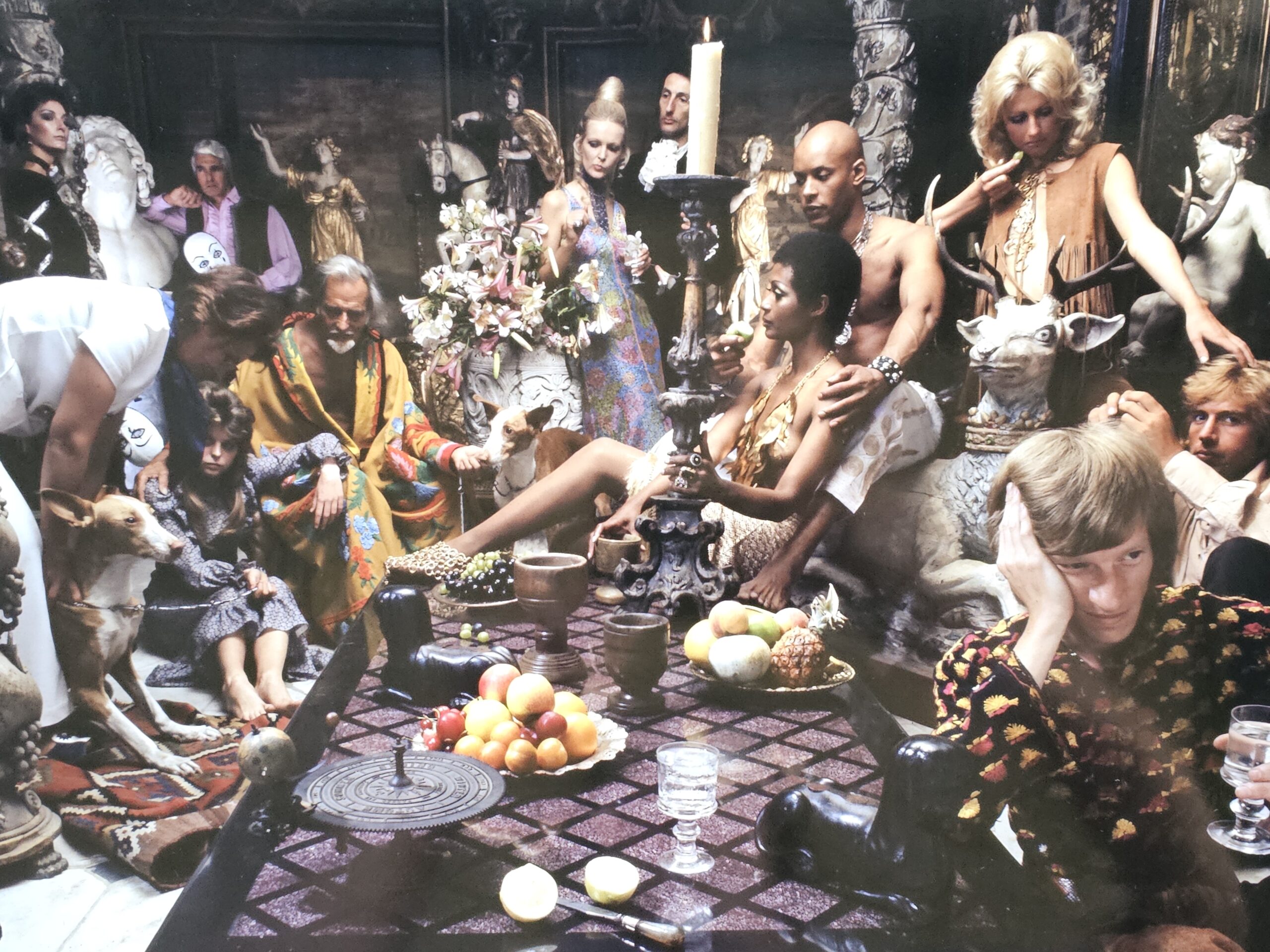 Fête de bureau avec de la vodka Smirnoff, collection d'alcool publicité osée, publicité londonienne années 70 par Michael Joseph – Image 2