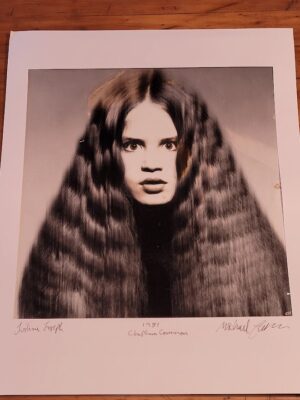 La fille cadette du photographe à dix ans, teinte sépia par Michael Joseph