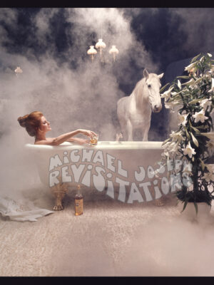 Dame au bain, carte postale publicitaire londonienne des années 70 de la collection Solo Power par Michael Joseph