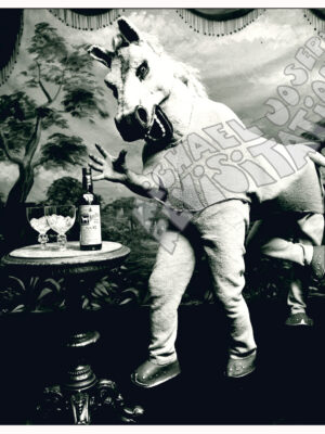 Pantomime Cheval Blanc, Solo Power Collection Carte postale publicitaire londonienne des années 70 par Michael Joseph