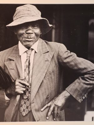 Happy Chappy dans une rue sud-africaine par Michael Joseph