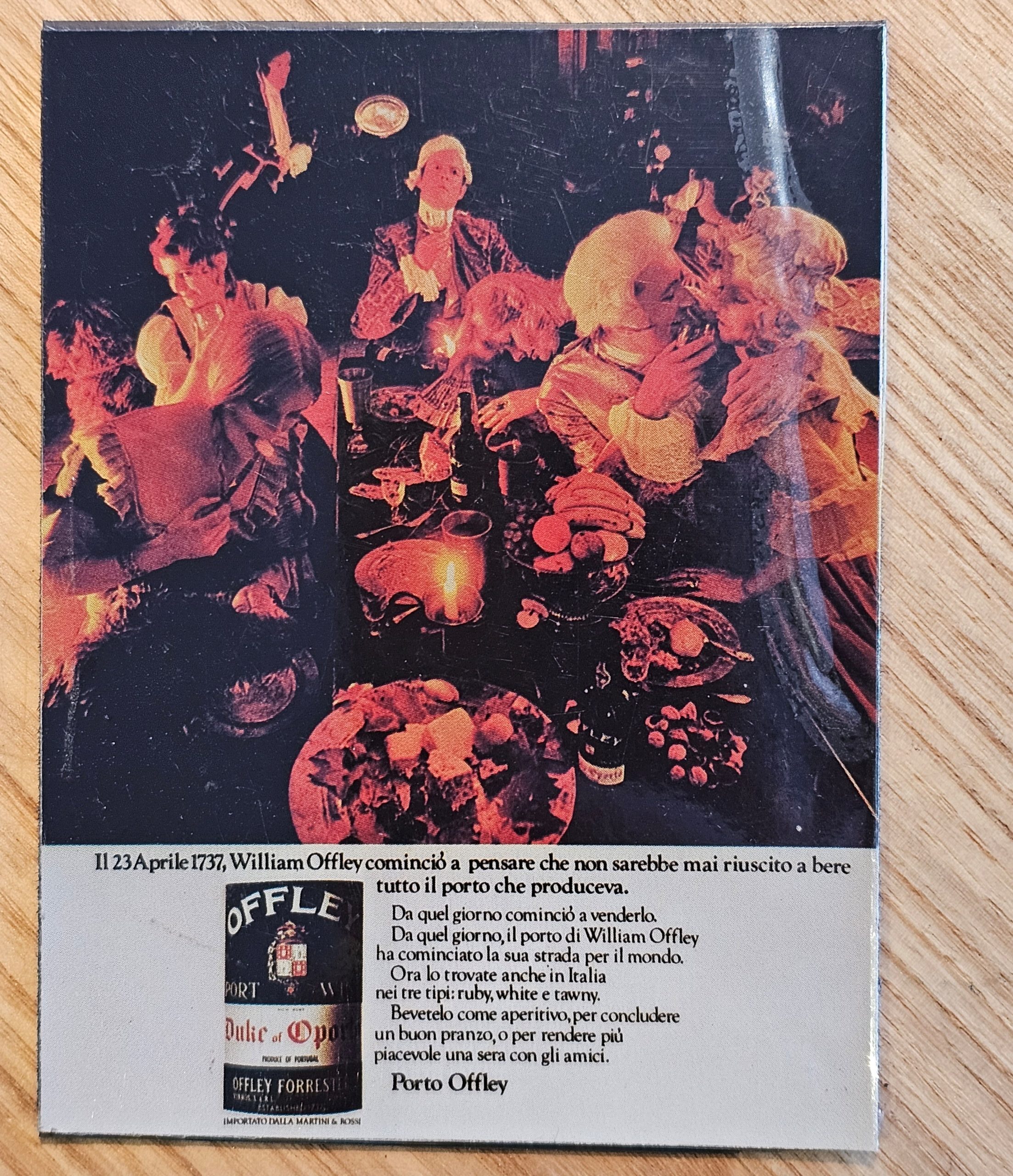 "Magnet publicitaire vintage sur l'alcool, mélange de pubs loufoques sur les boissons – premiers arrivés, premiers servis." – Image 4