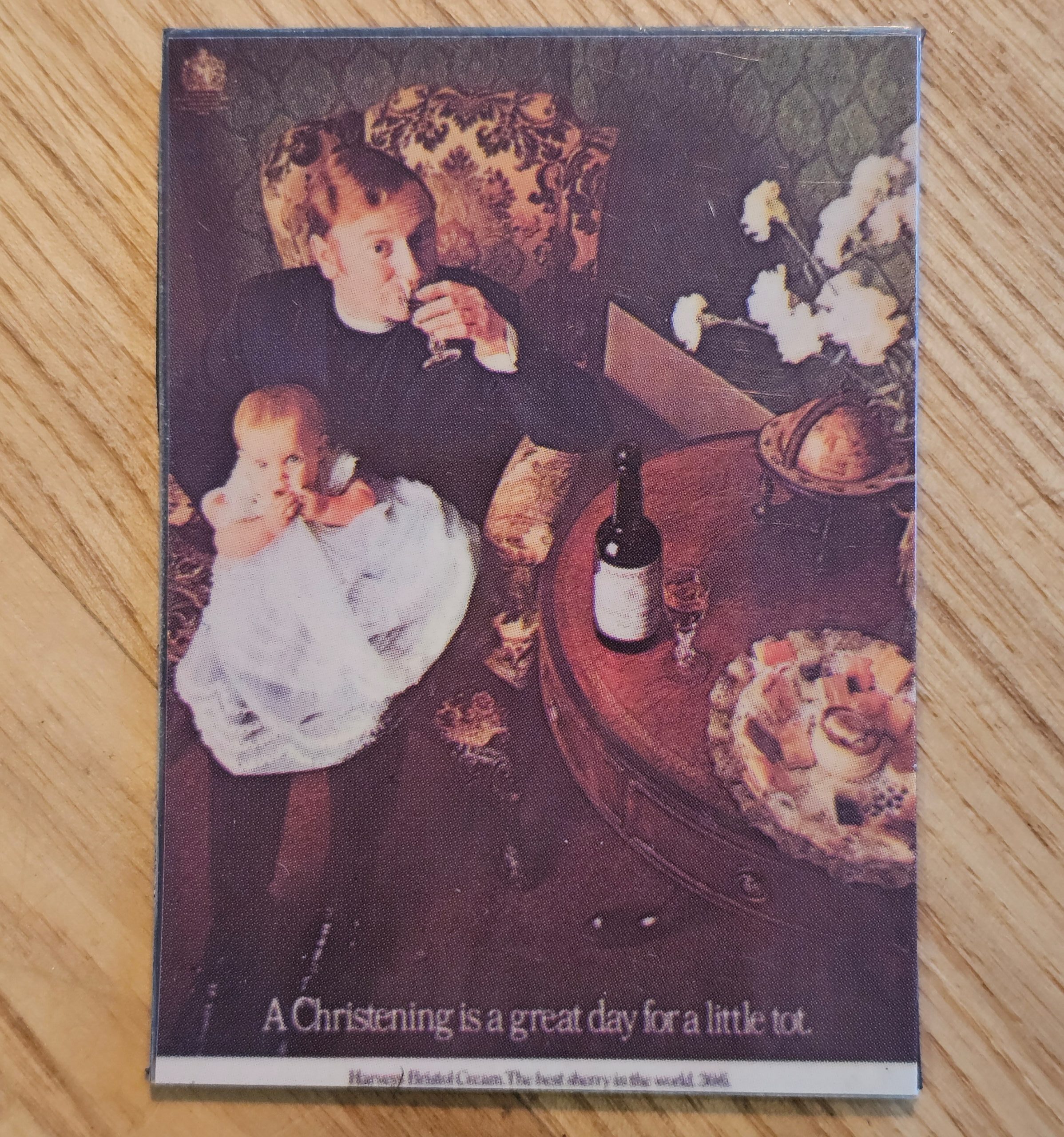 "Magnet publicitaire vintage sur l'alcool, mélange de pubs loufoques sur les boissons – premiers arrivés, premiers servis." – Image 6