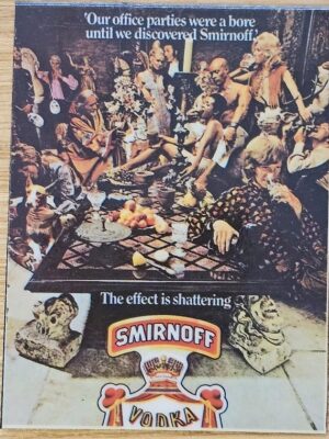 "Magnet publicitaire vintage sur l'alcool, mélange de pubs loufoques sur les boissons – premiers arrivés, premiers servis."