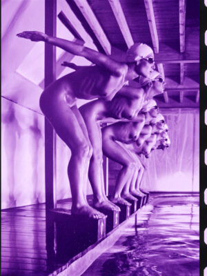 Prêt à plonger, Collection Nu mais pas grossier, Photographie publicitaire londonienne Carte postale de Michael Joseph