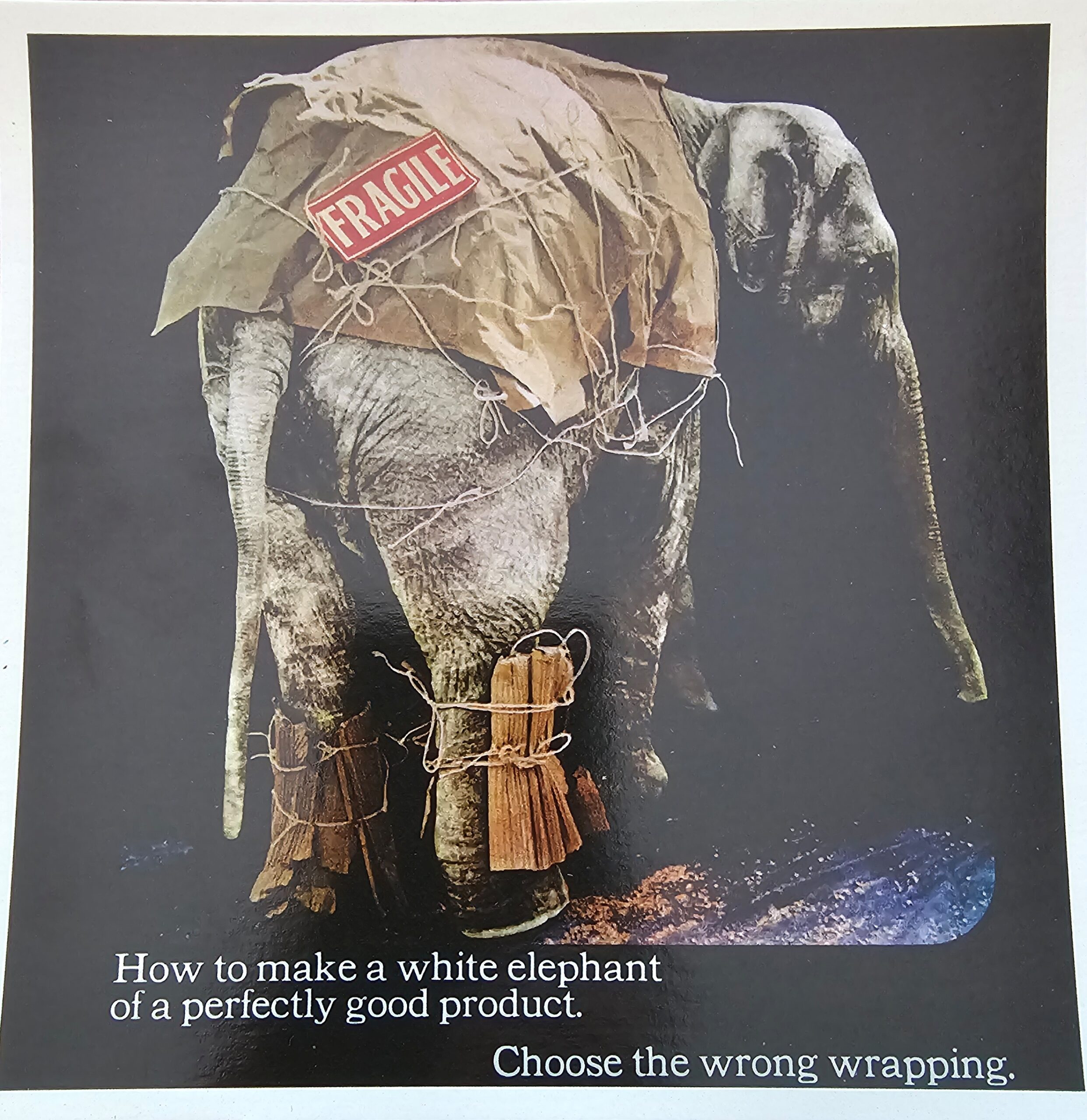 "Le Mauvais Emballage" Carte Postale de Michael Joseph