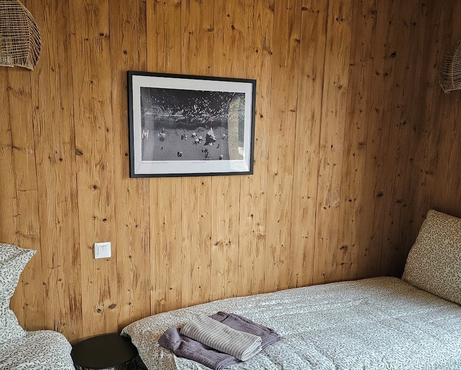 Vague de cadaques - affiche de la série "Pirelli" - photo-shoot depuis hélicoptère par Michael Joseph – Image 4